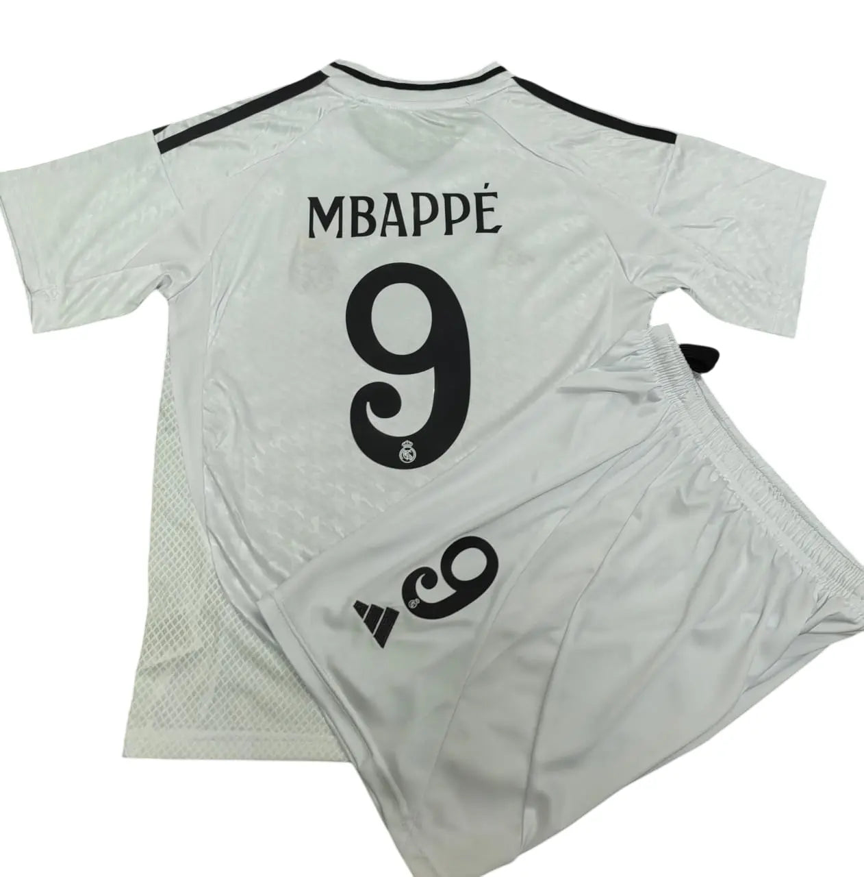 Conjunto Infantil Real Madrid 2024/25 Home - #9 MBAPPÉ - Tamanho 20 (4-5 anos)