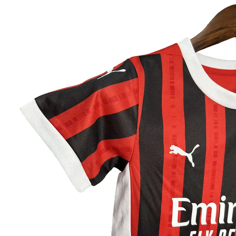 Camisa Milan 2024/25 Home - Kit Infantil - Tamanho 24 (8-9 anos)