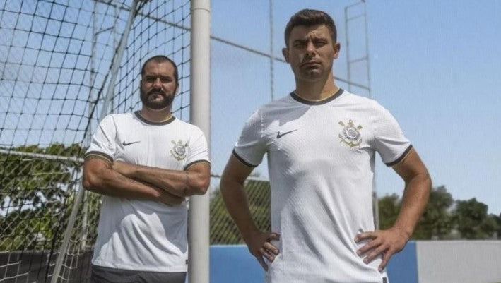 Camisa titular do Corinthians 2022-2023 é lançada pela Nike