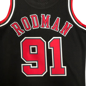 Regata NBA Chicago Bulls #91 Dennis Rodman 1997/98 Preta – Mitchell & Ness Alternate Swingman