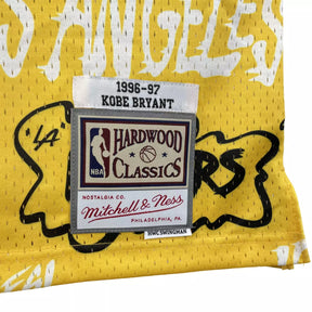 Regata NBA Los Angeles Lakers #8 Kobe Bryant 96/97 – Mitchell & Ness Silk Amarelo